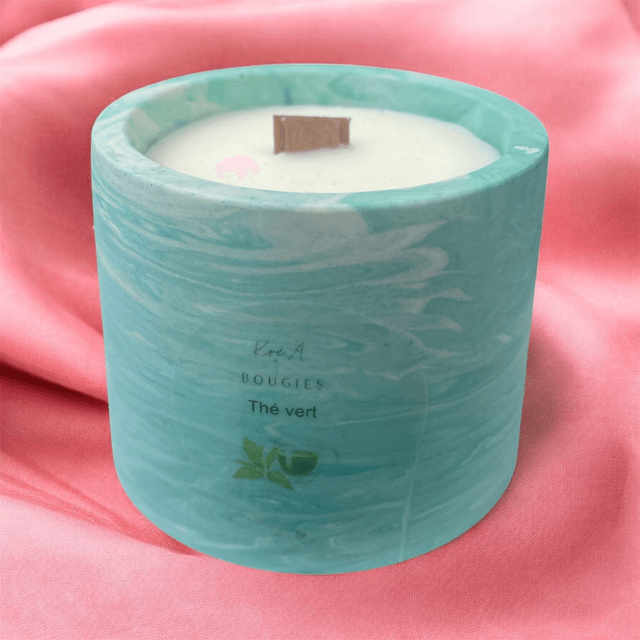  Bougie artisanale parfumée " Thé vert " / contenant en jesmonite